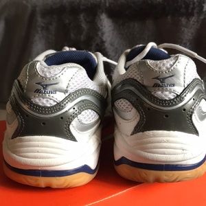 mizuno wave rally 2 volleyball shoes